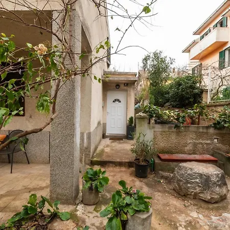 Marta - Free Parking!