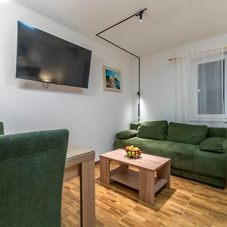 Marta - Free Parking! Apartman