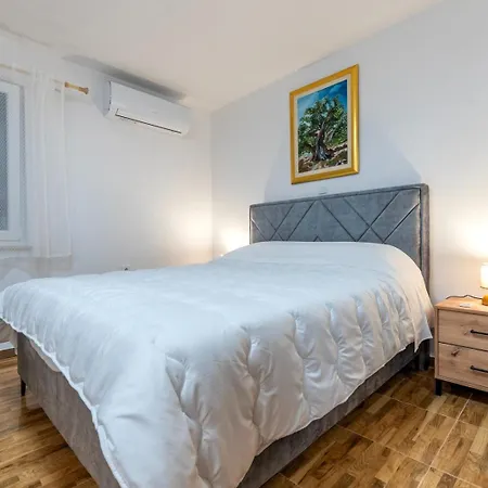 Marta - Free Parking! Lägenhet Split