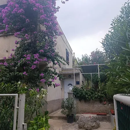 Marta - Free Parking! Split